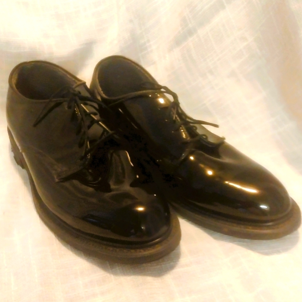 Men's patent leather shoes